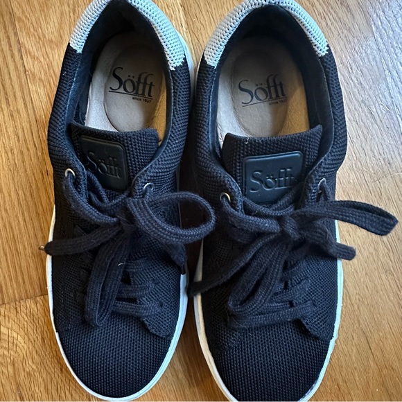 Sofft Black Sneakers - Picture 2 of 7